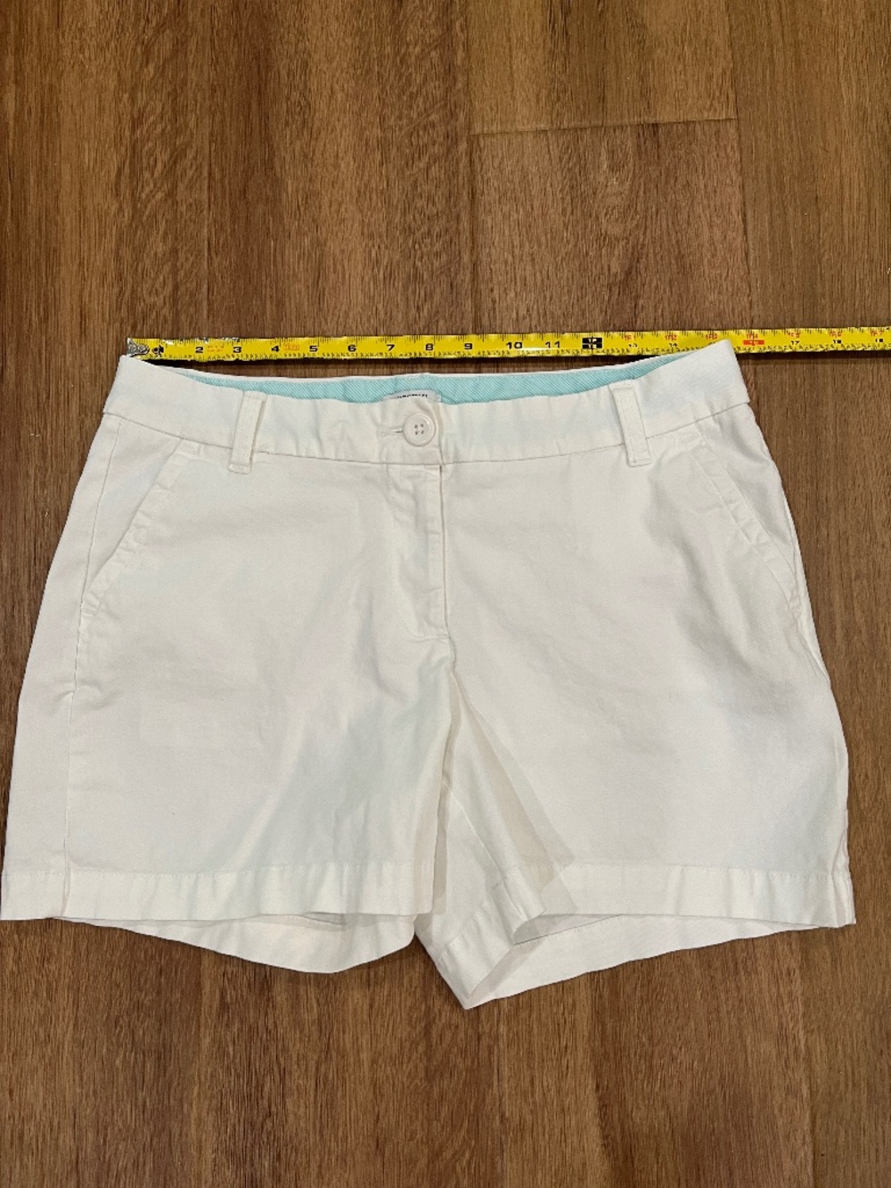 Crown and Ivy white shorts size 6